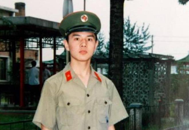 开云 开云体育APP赵普：初中学历逆袭央视主持汶川地震一哭成名为何突然消失？(图3)